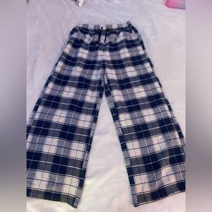 From shein, and is a size L in women’s. good material aswell.